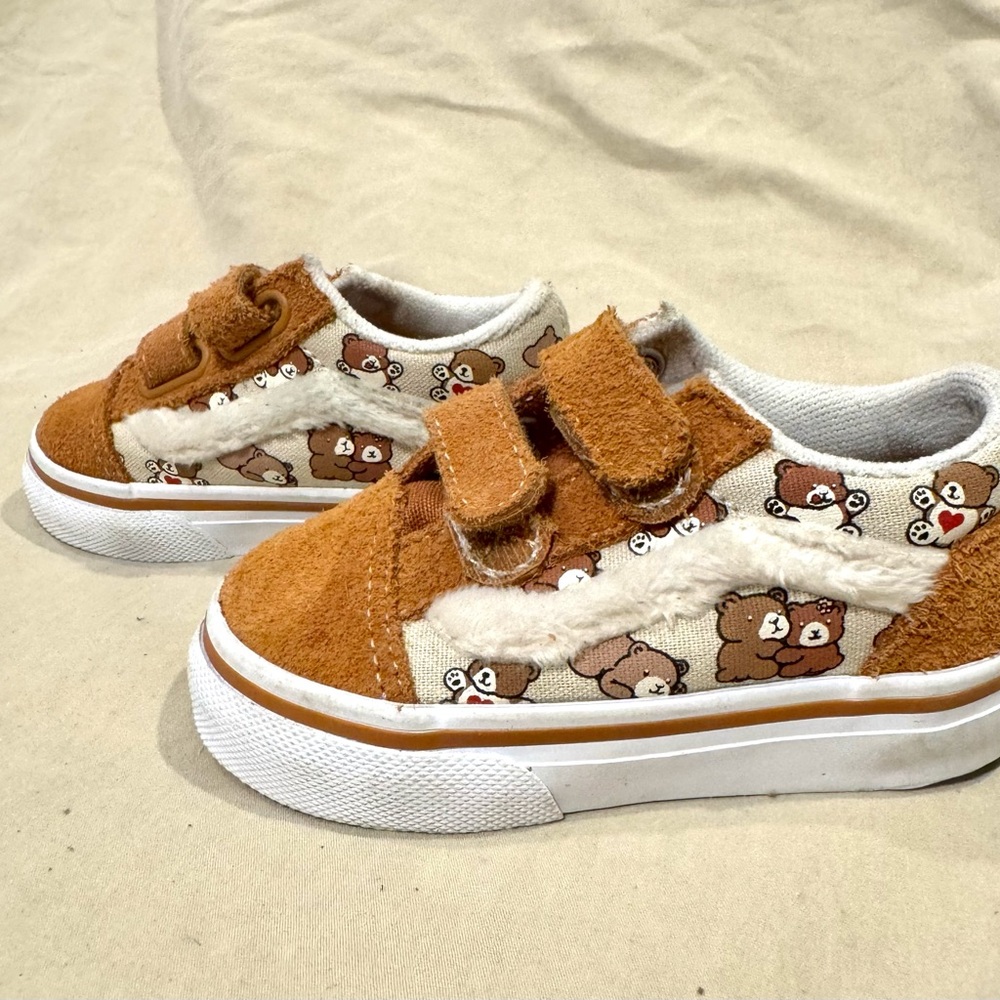 Teddy bear vans
